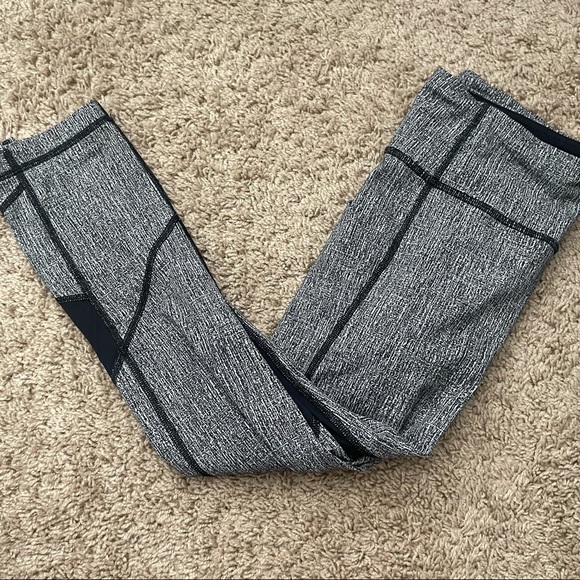 Lululemon Pace Rival Crop Size 6 - Picture 1 of 3